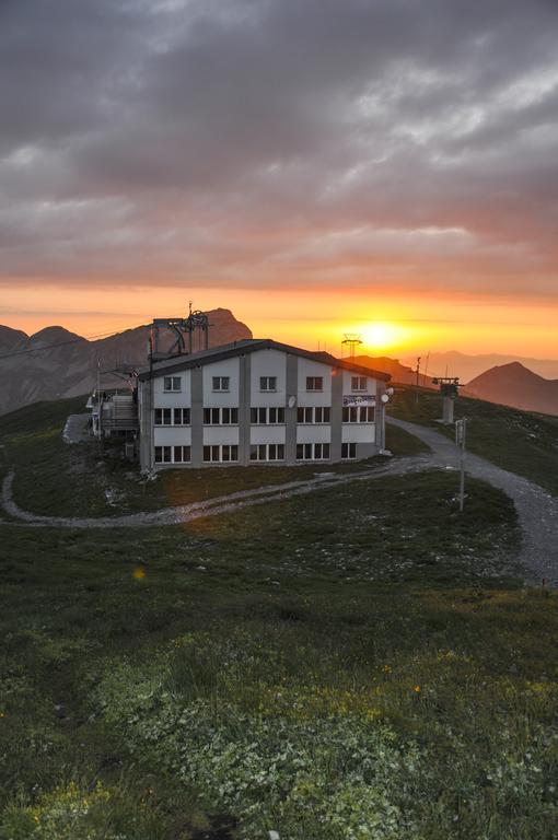Berghotel Bonistock Melchsee Frutt Bagian luar foto