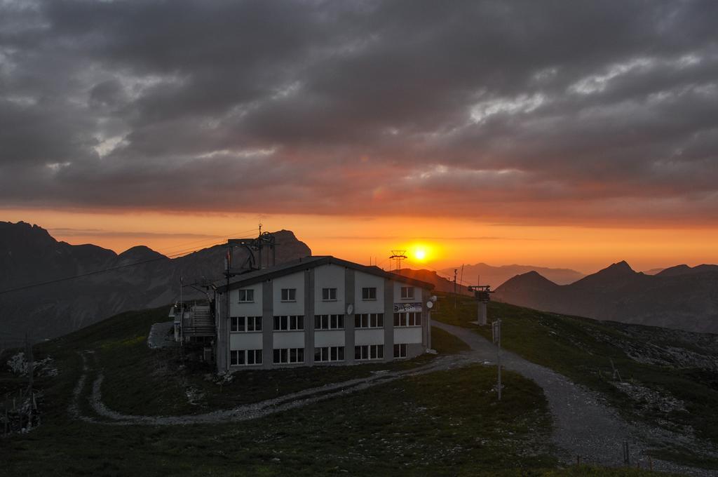 Berghotel Bonistock Melchsee Frutt Bagian luar foto